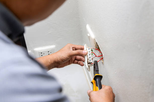 Best Circuit Breaker Repair  in Hale Center, TX